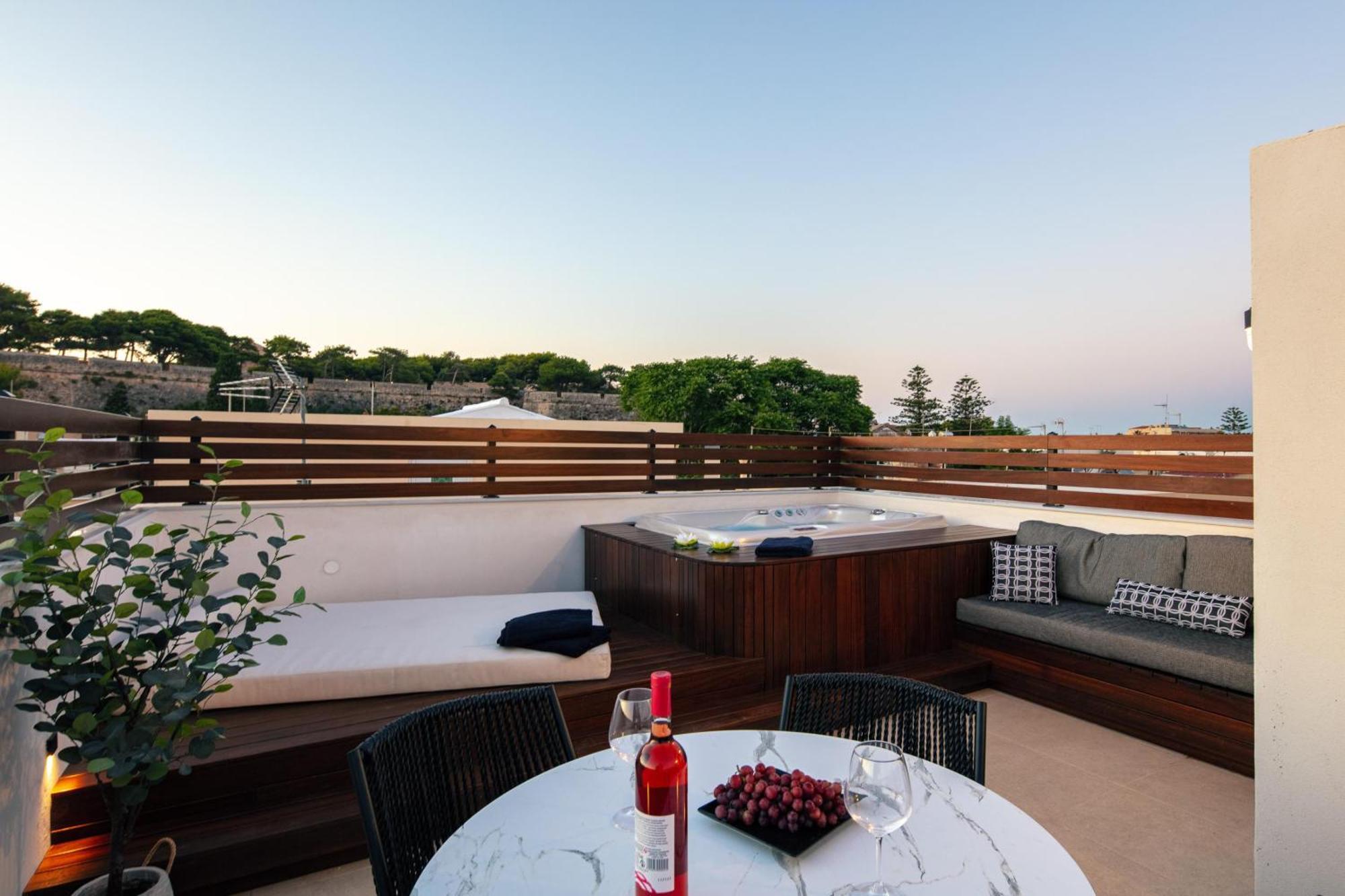 Le Bijou Luxury Suites Rethymno Exterior foto